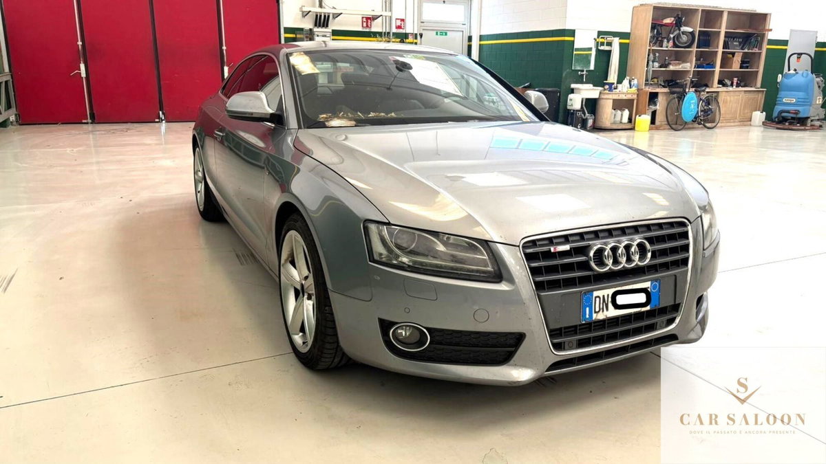 Audi A5 Coupé 2.0 TFSI 211 CV multitronic Ambiente (2)