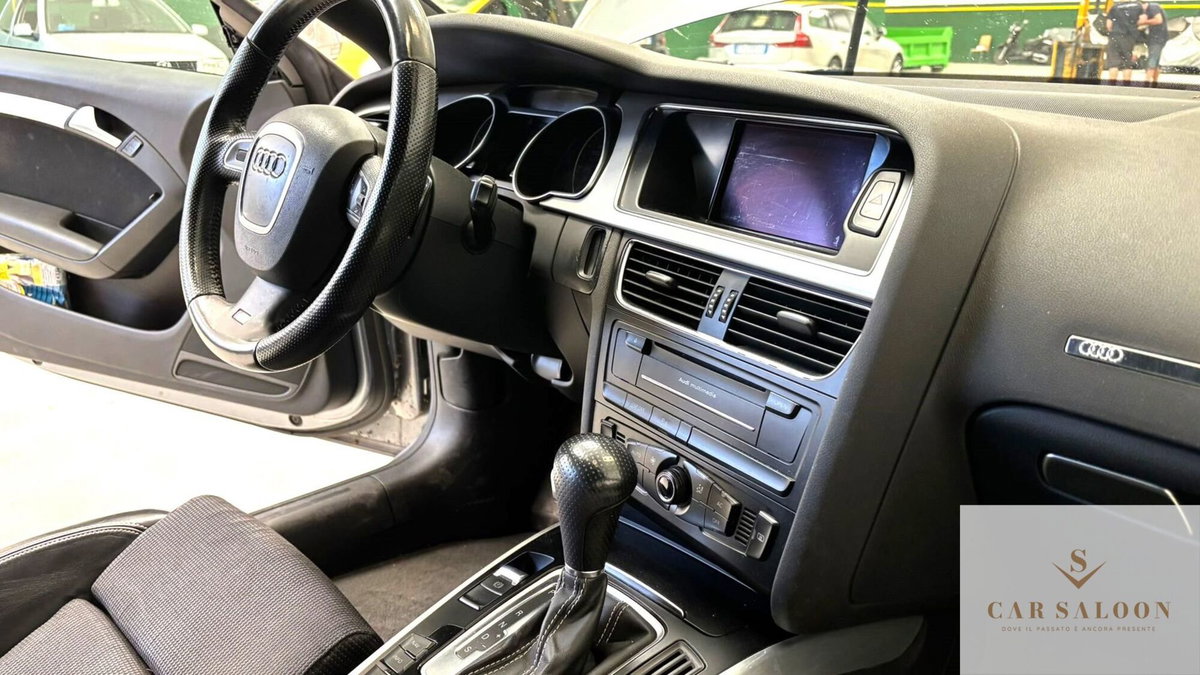 Audi A5 Coupé 2.0 TFSI 211 CV multitronic Ambiente (8)