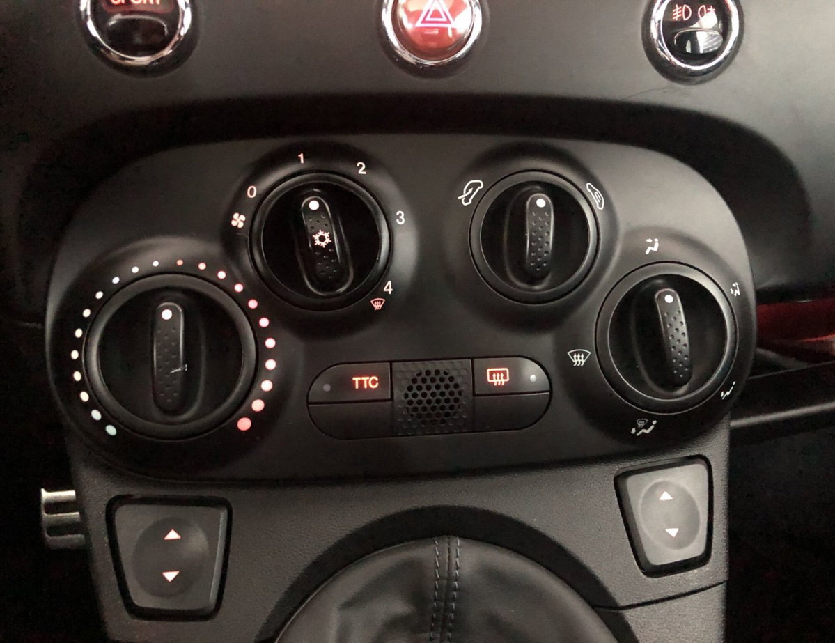 Abarth 500 1.4 Turbo T-Jet (11)