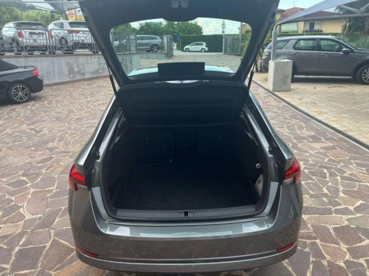 Skoda Octavia 2.0 TDI EVO SCR DSG Executive (13)