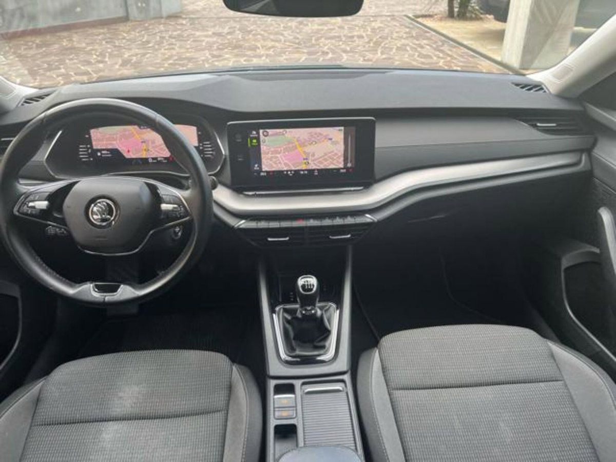Skoda Octavia 2.0 TDI EVO SCR DSG Executive (9)