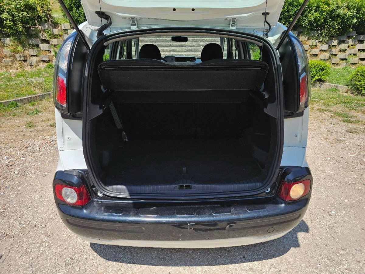 Citroen C3 Picasso 1.4 VTi 95 Exclusive (9)
