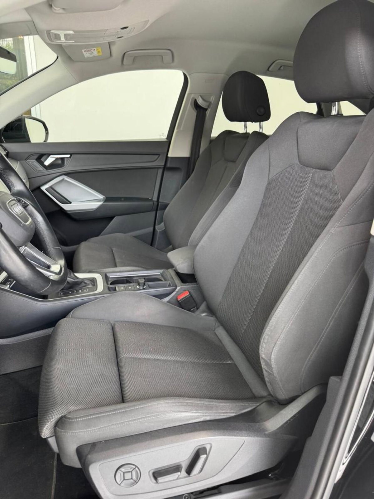 Audi Q3 35 TDI quattro S tronic Business (10)