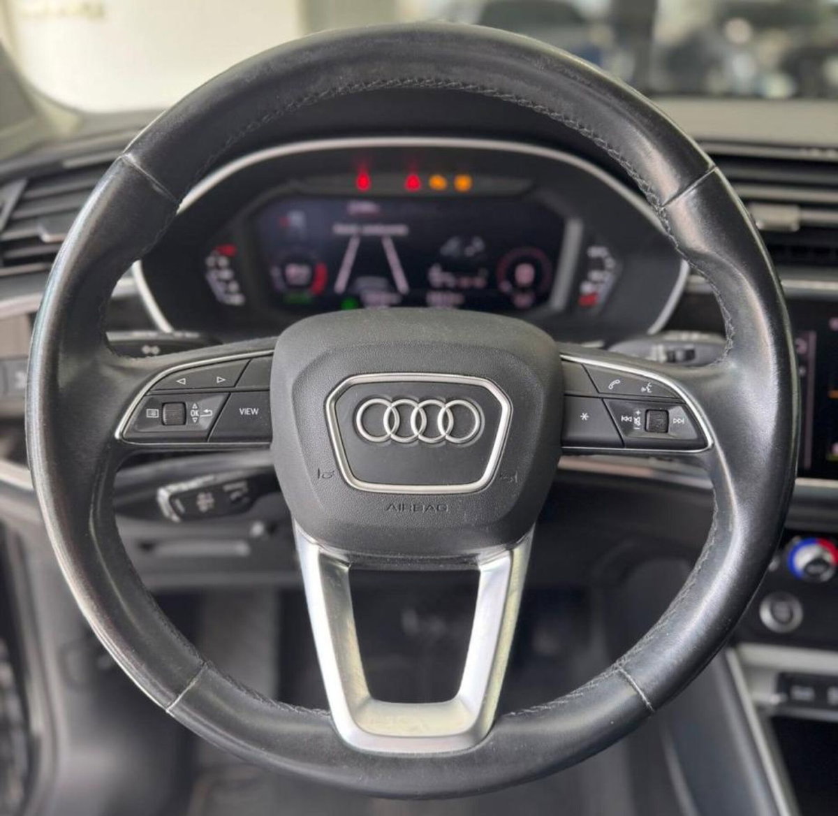 Audi Q3 35 TDI quattro S tronic Business (12)
