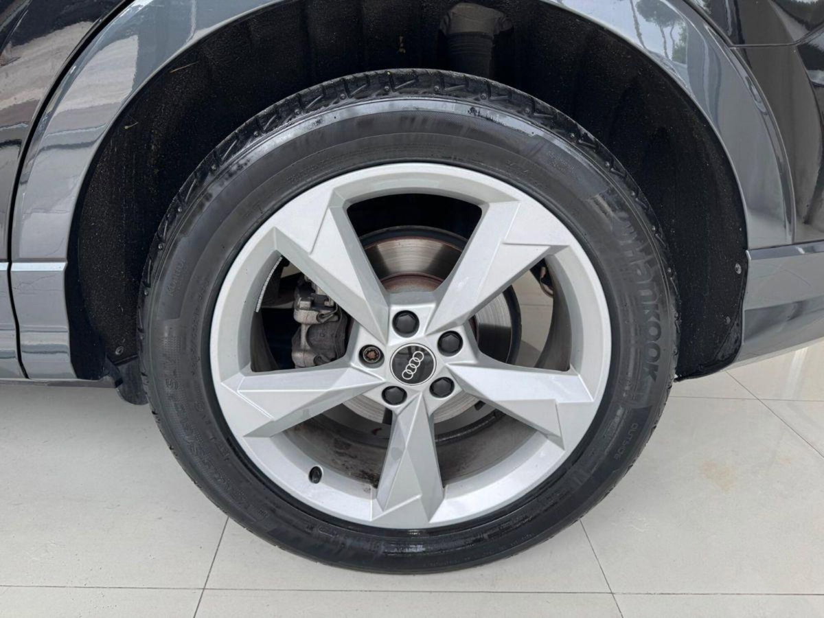 Audi Q3 35 TDI quattro S tronic Business (7)