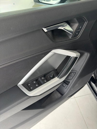 Audi Q3 35 TDI quattro S tronic Business (8)
