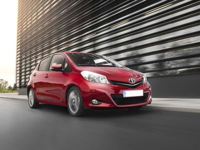 Toyota Yaris 1.0 5 porte Lounge usata