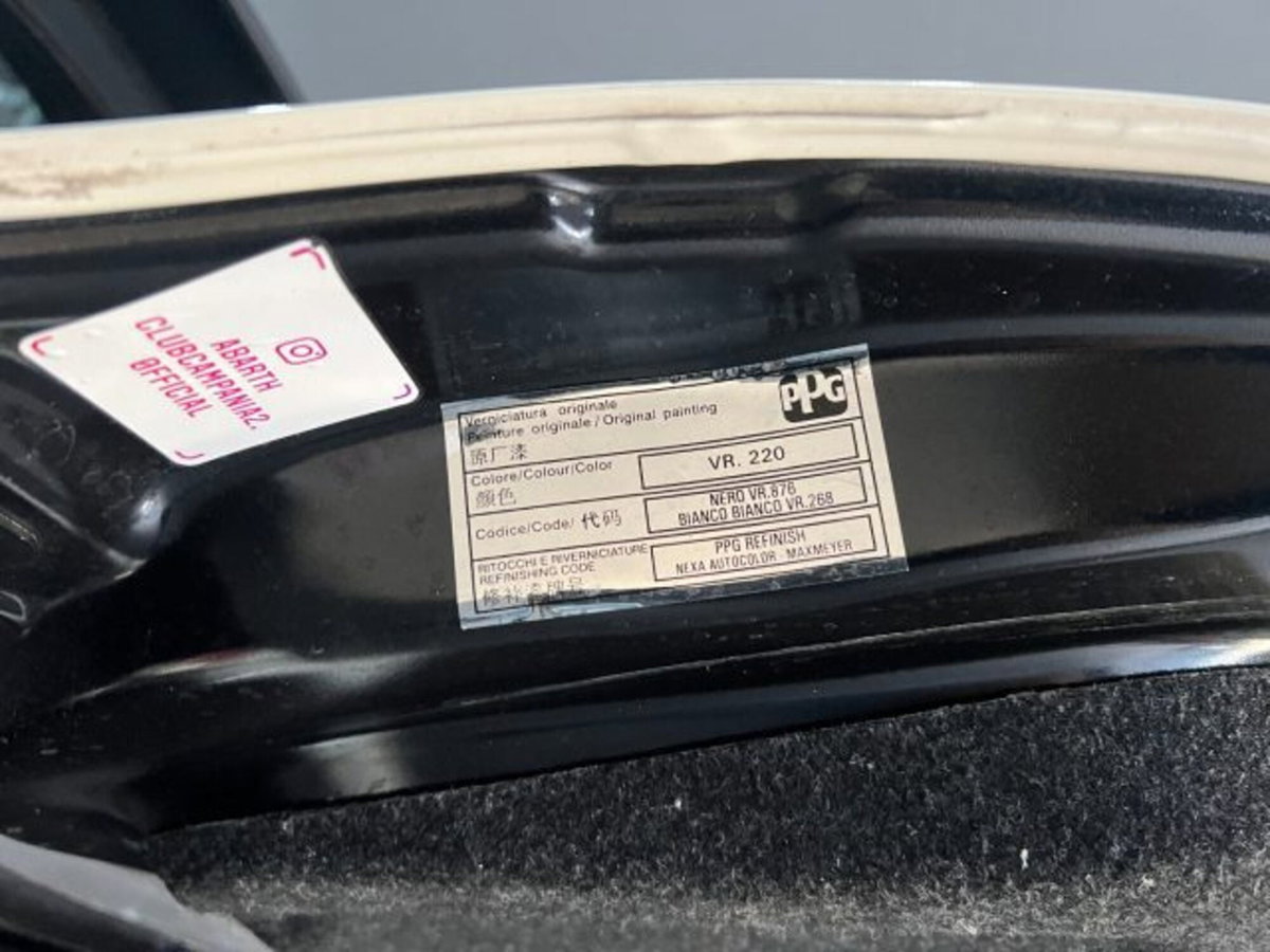 Abarth 500 Cabrio 1.4 Turbo T-Jet MTA Bicolore (10)
