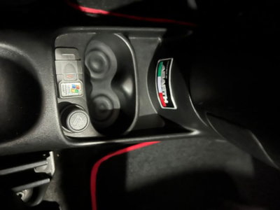 Abarth 500 Cabrio 1.4 Turbo T-Jet MTA Bicolore (7)