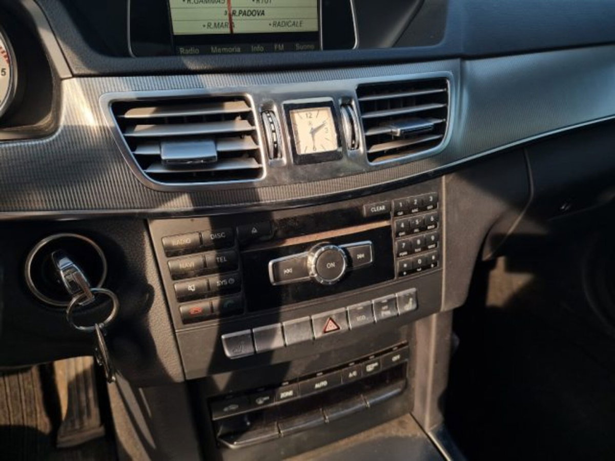 Mercedes-Benz Classe E 200 CDI Premium (10)