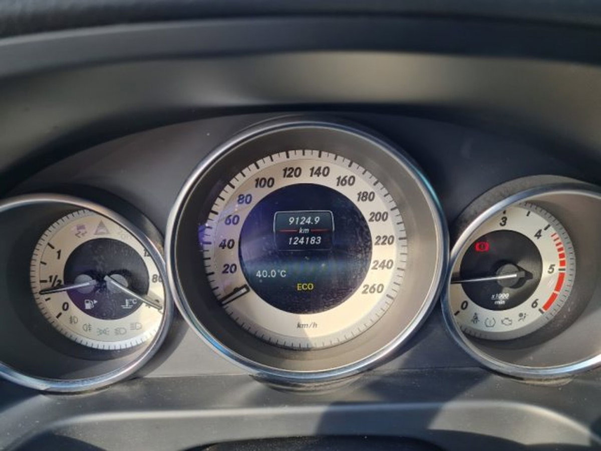 Mercedes-Benz Classe E 200 CDI Premium (15)