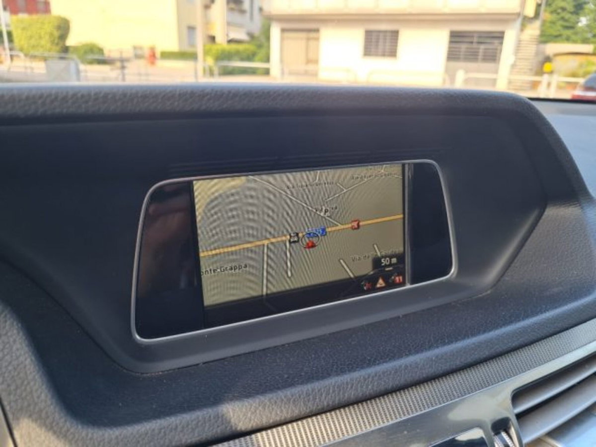 Mercedes-Benz Classe E 200 CDI Premium (18)