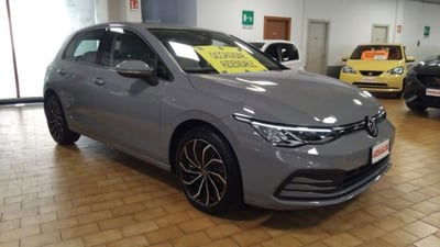 Volkswagen Golf 1.0 eTSI EVO DSG Life usata