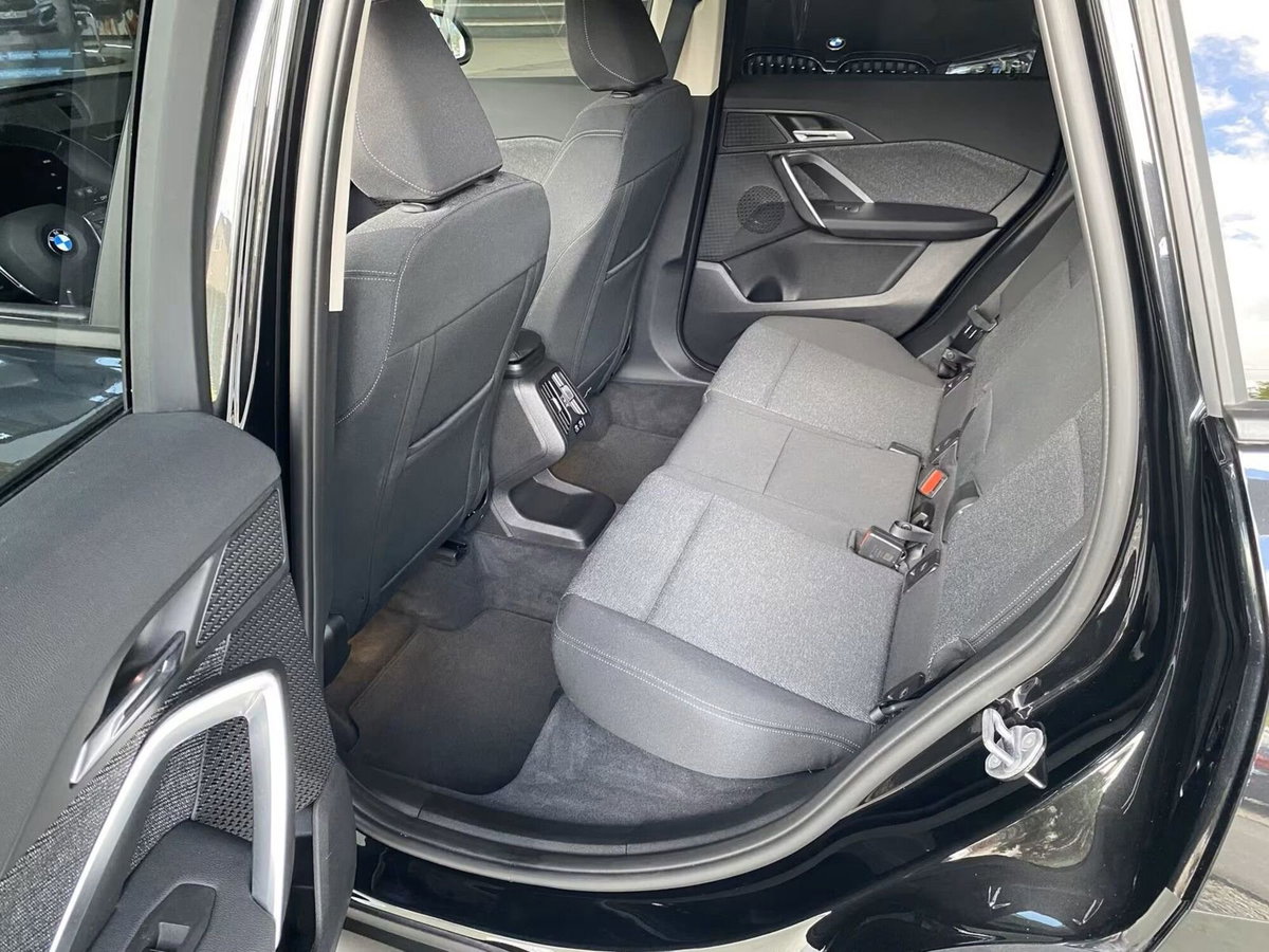 BMW X1 sDrive 18i Msport (10)