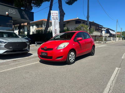 Toyota Yaris 1.0 5 porte Sol usata
