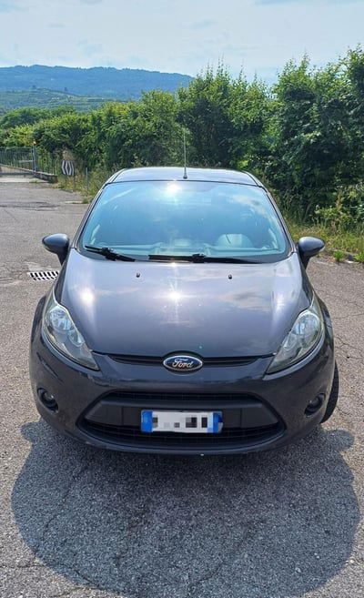 Ford Fiesta 1.4 5 porte Bz.- GPL Titanium usata