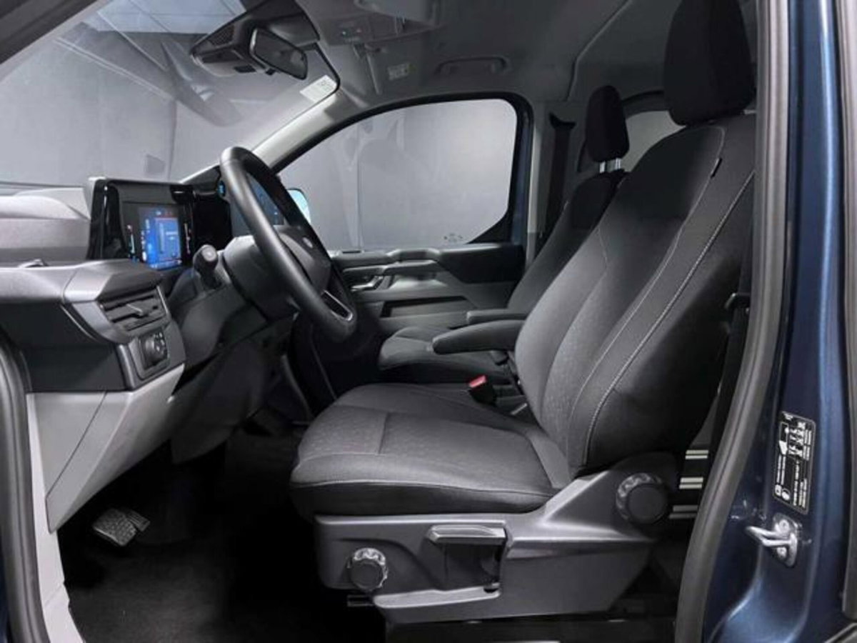 Ford Tourneo Custom 320 2.0 ecoblue 136cv Titanium L1H1 AWD A8 (11)