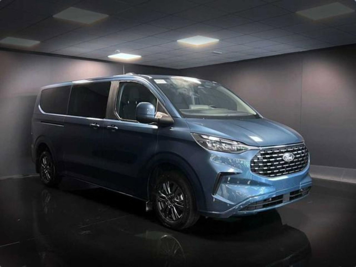 Ford Tourneo Custom 320 2.0 ecoblue 136cv Titanium L1H1 AWD A8 (3)