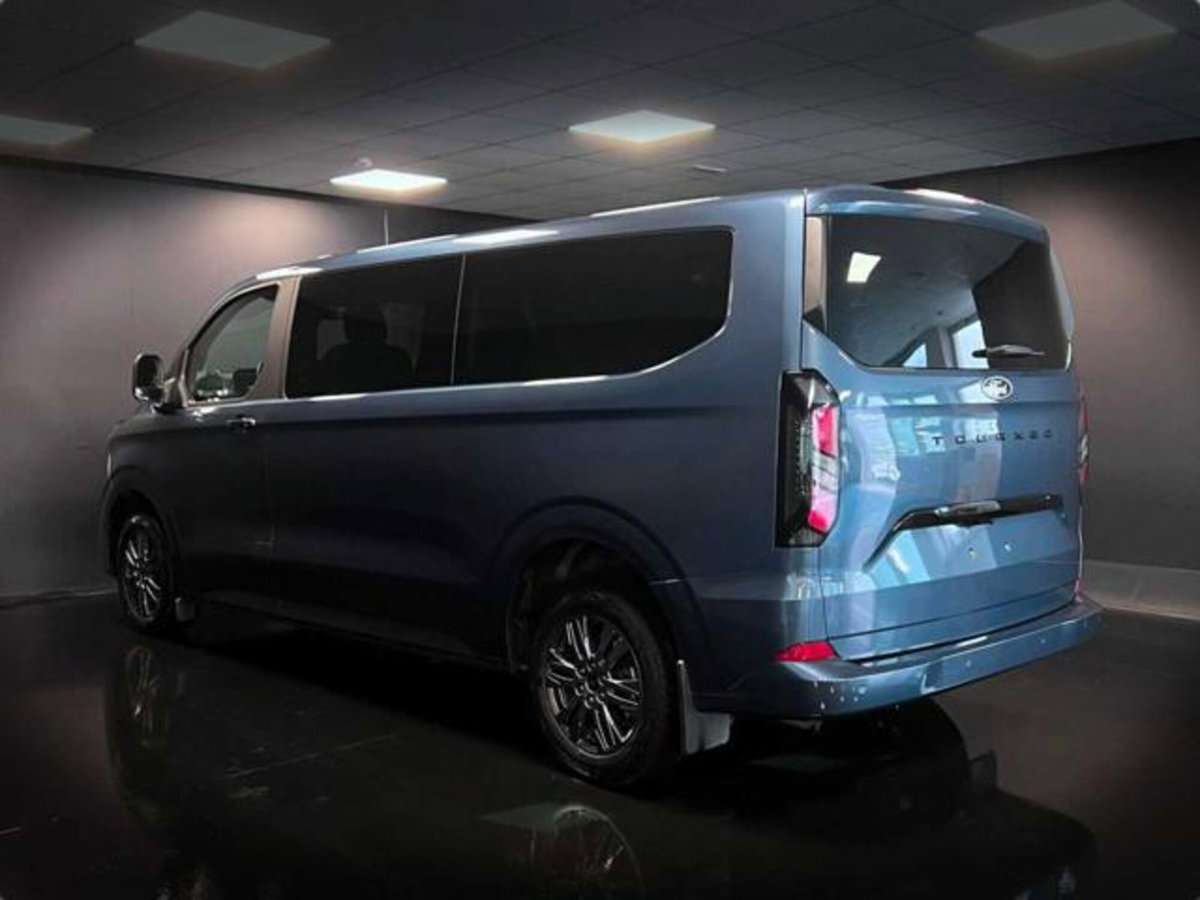 Ford Tourneo Custom 320 2.0 ecoblue 136cv Titanium L1H1 AWD A8 (5)