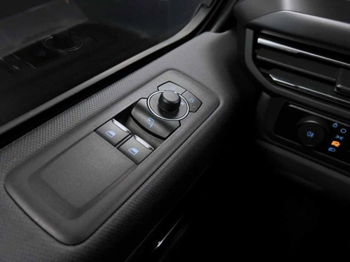 Ford Tourneo Custom 320 2.0 ecoblue 136cv Titanium L1H1 AWD A8 (10)