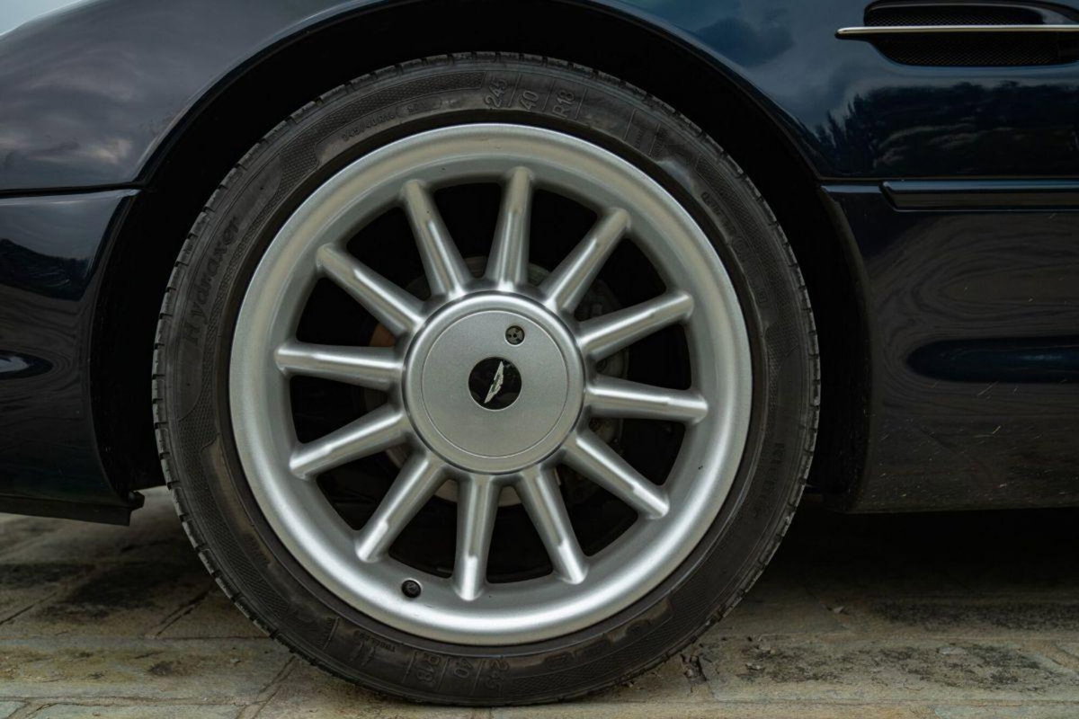 Aston Martin DB7 Cabrio Volante (10)
