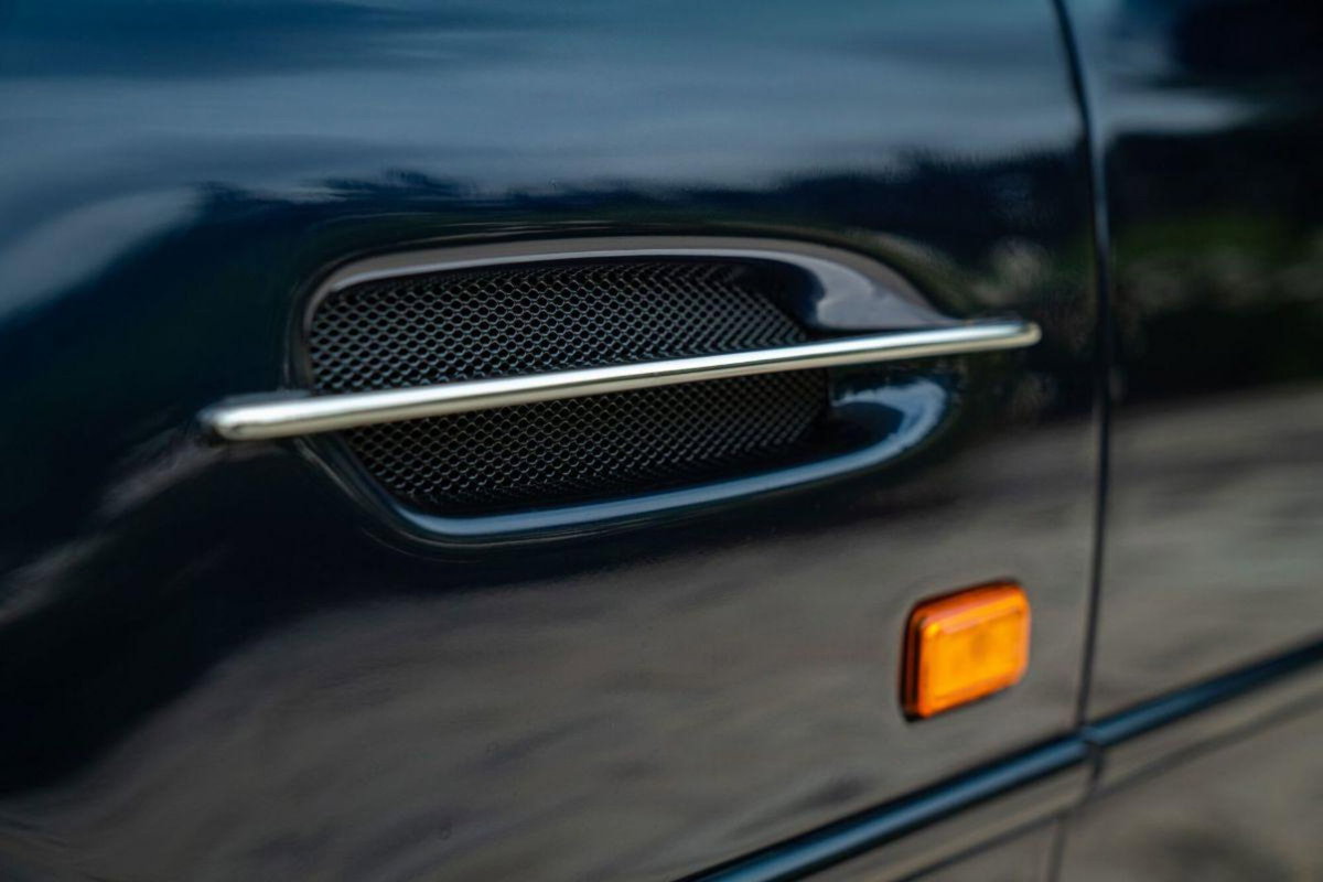 Aston Martin DB7 Cabrio Volante (14)