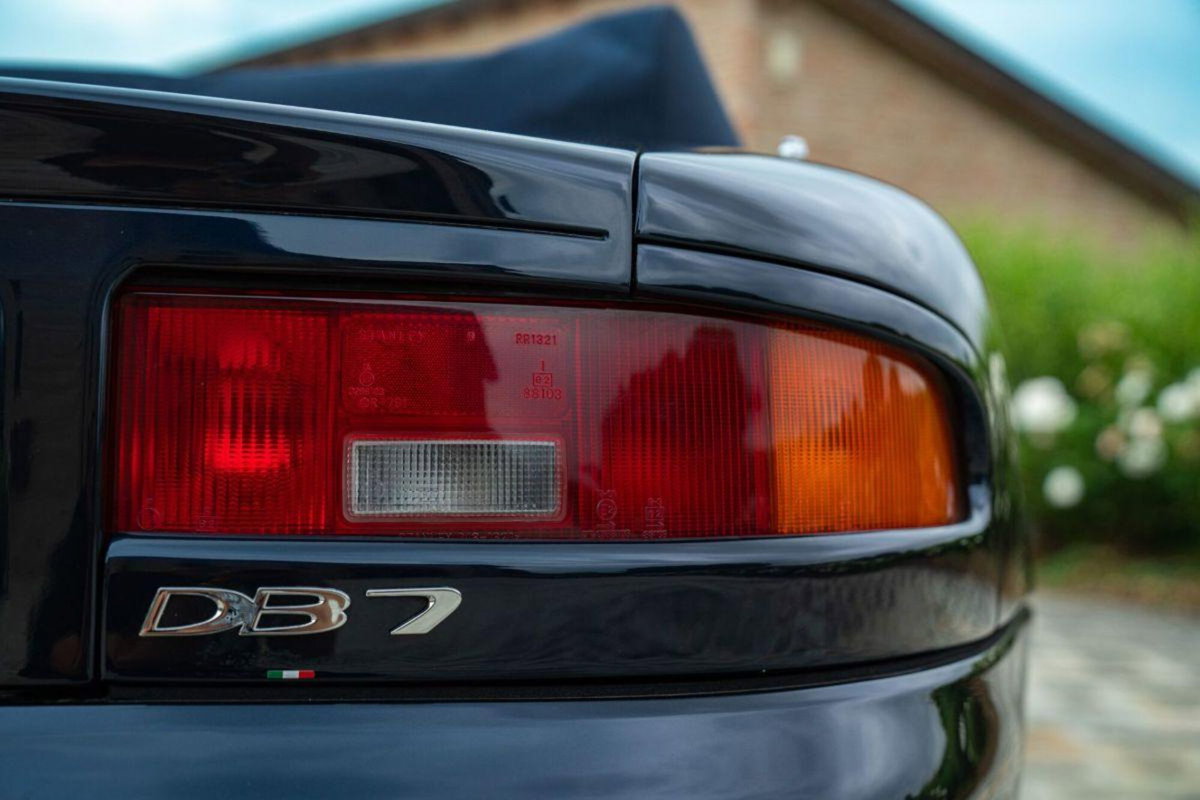 Aston Martin DB7 Cabrio Volante (9)