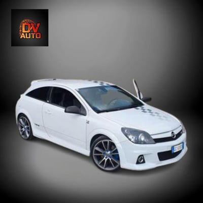 Opel Astra GTC 2.0 T 240CV 3 porte OPC usata