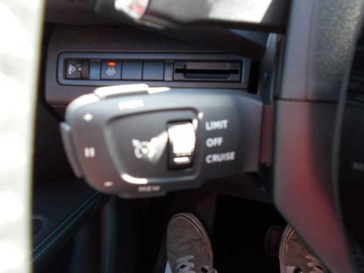 Peugeot 3008 BlueHDi 130 S&S EAT8 Allure Pack (16)