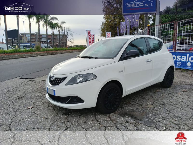 Lancia Ypsilon 1.0 FireFly 5 porte S&S Hybrid Ecochic Silver