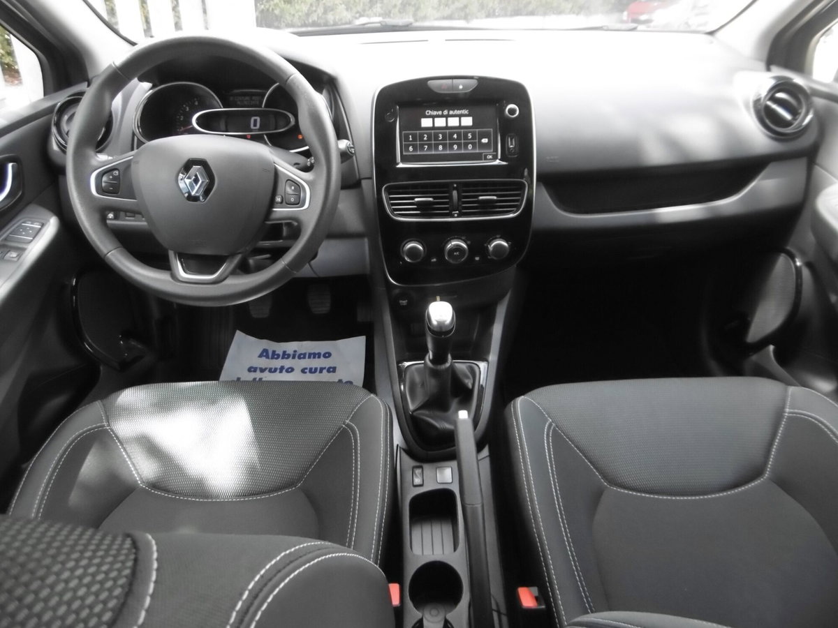 Renault Clio Sporter dCi 8V 90 CV Business (10)