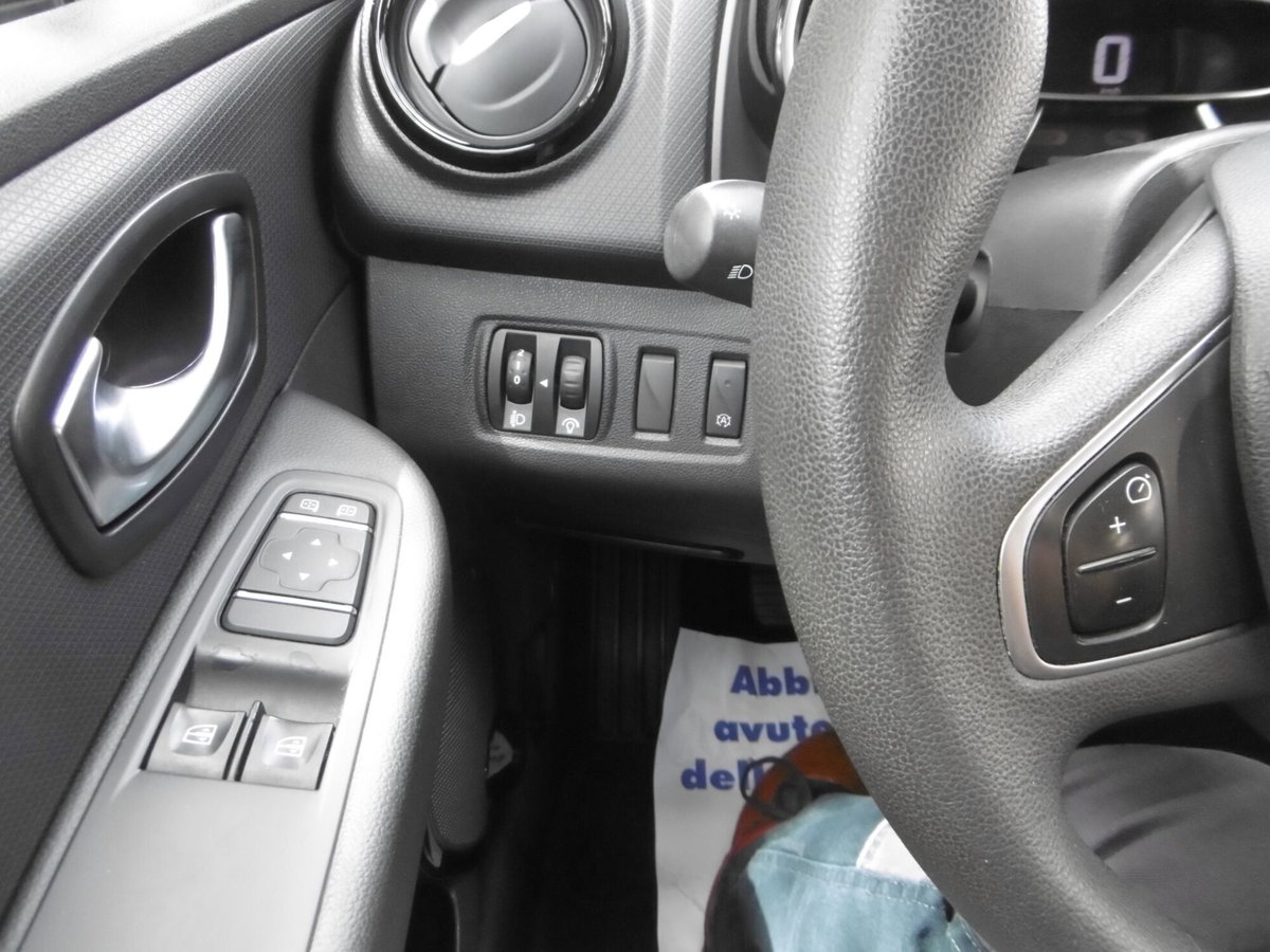 Renault Clio Sporter dCi 8V 90 CV Business (12)