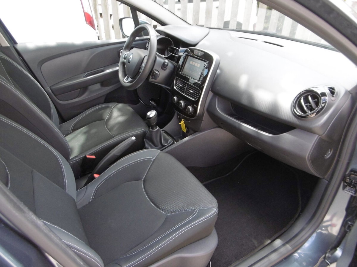 Renault Clio Sporter dCi 8V 90 CV Business (13)