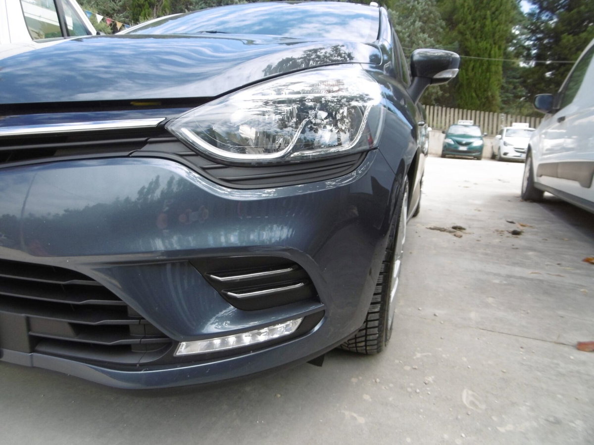 Renault Clio Sporter dCi 8V 90 CV Business (19)