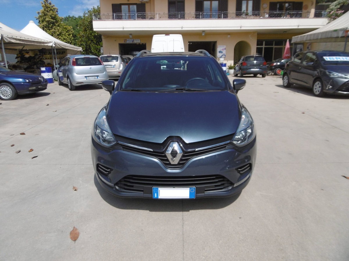 Renault Clio Sporter dCi 8V 90 CV Business (2)