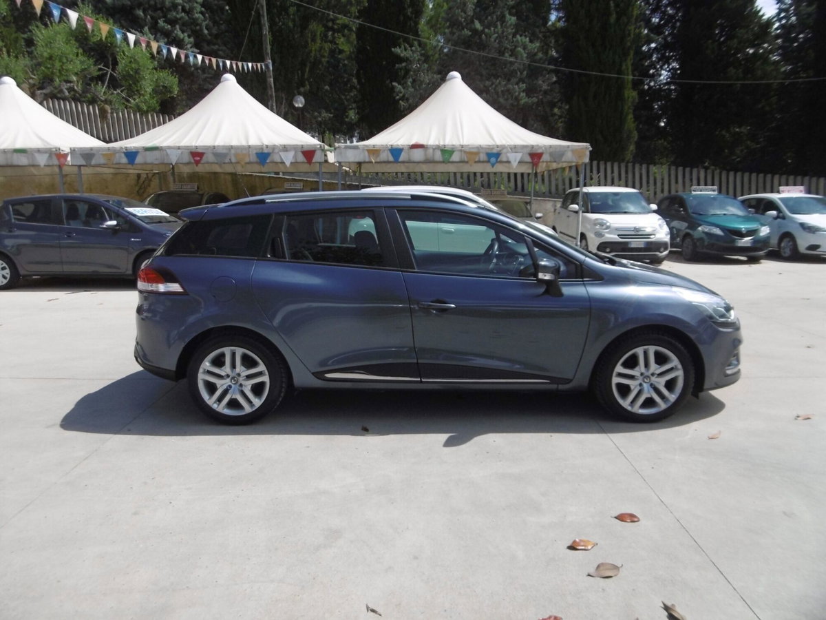 Renault Clio Sporter dCi 8V 90 CV Business (4)