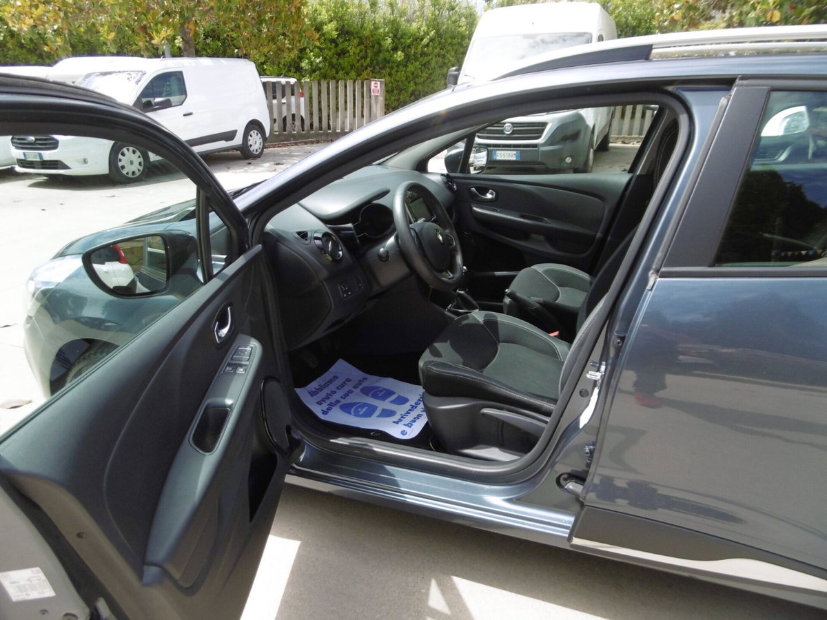 Renault Clio Sporter dCi 8V 90 CV Business (9)