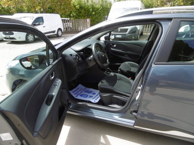 Renault Clio Sporter dCi 8V 90 CV Business (9)