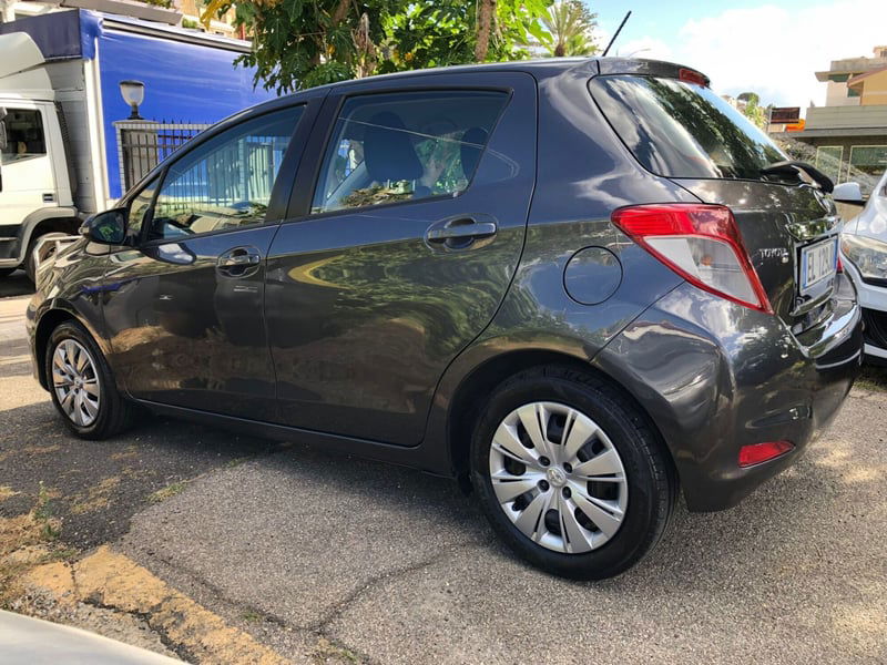 Toyota Yaris 1.0 5 porte Active