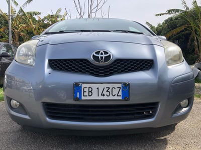 Toyota Yaris 1.3 5 porte Sol usata
