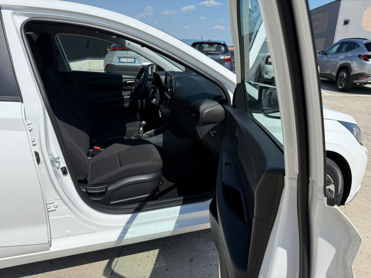 Hyundai i20 1.2 MPI MT ConnectLine (13)