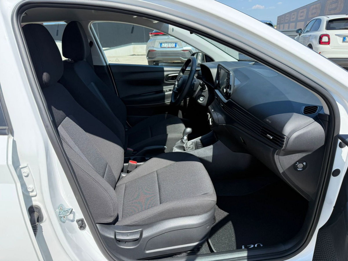 Hyundai i20 1.2 MPI MT ConnectLine (18)