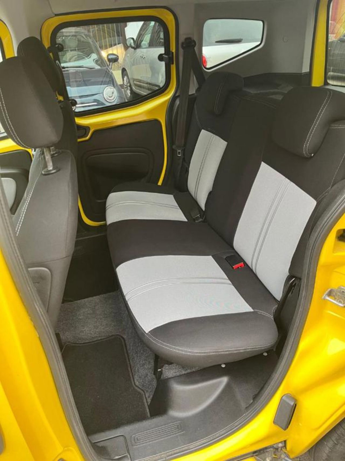 Fiat Qubo 1.3 MJT 75 CV Trekking (9)
