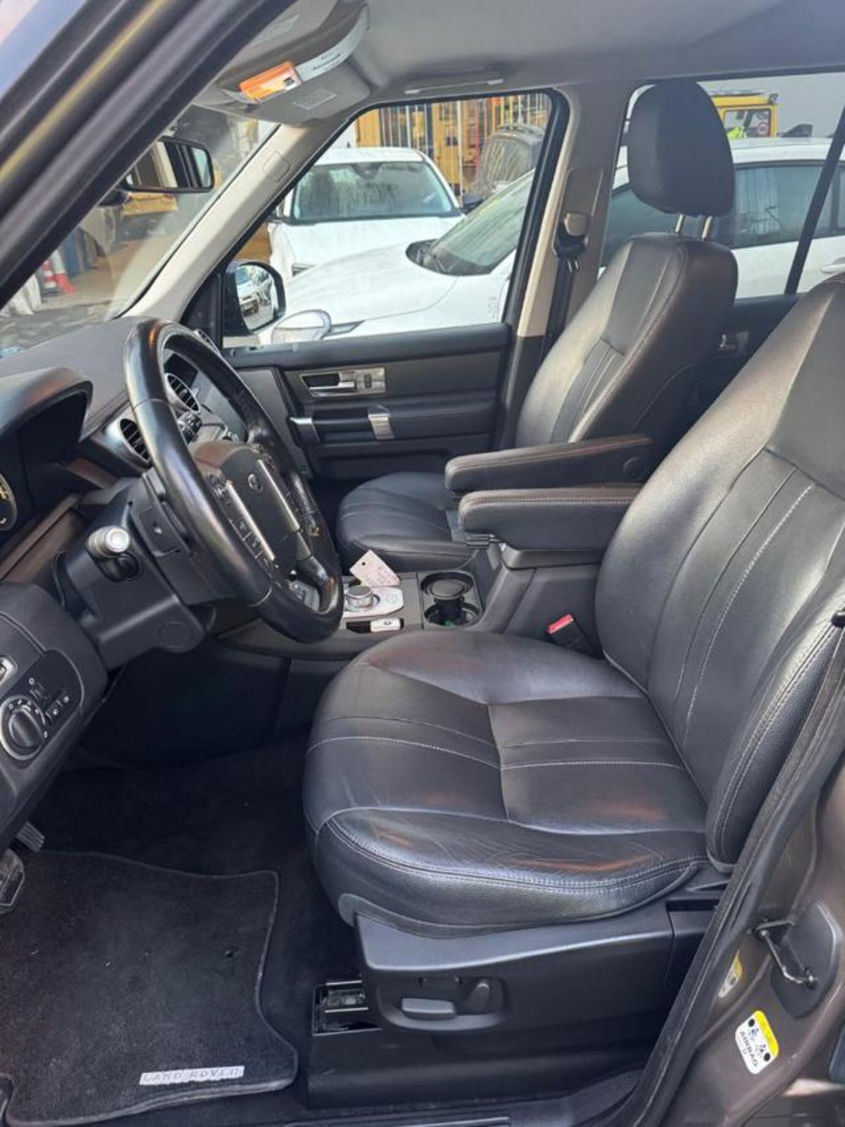 Land Rover Discovery 4 3.0 SDV6 249CV HSE (10)
