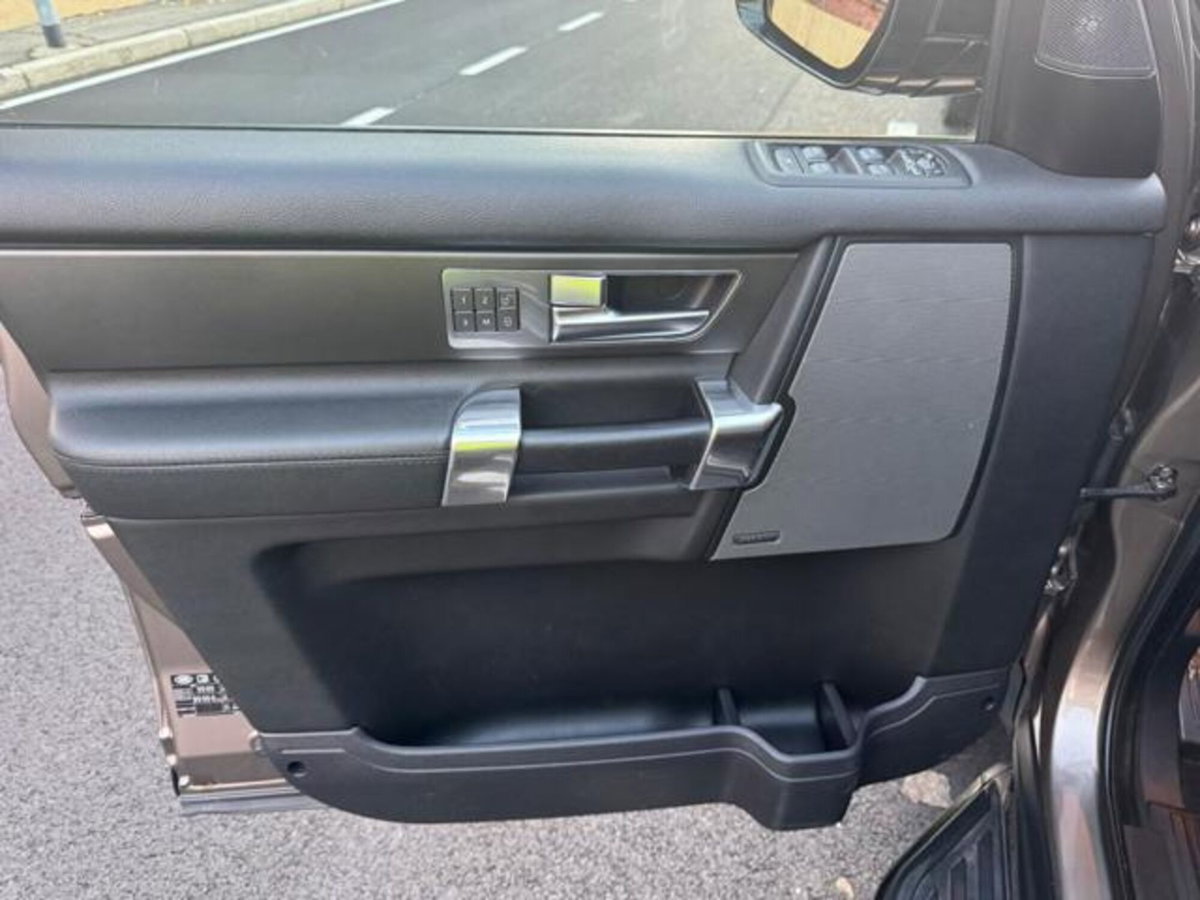 Land Rover Discovery 4 3.0 SDV6 249CV HSE (12)