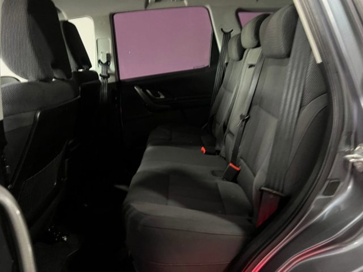 Mahindra XUV500 XUV500 2.2 16V FWD W8 (9)