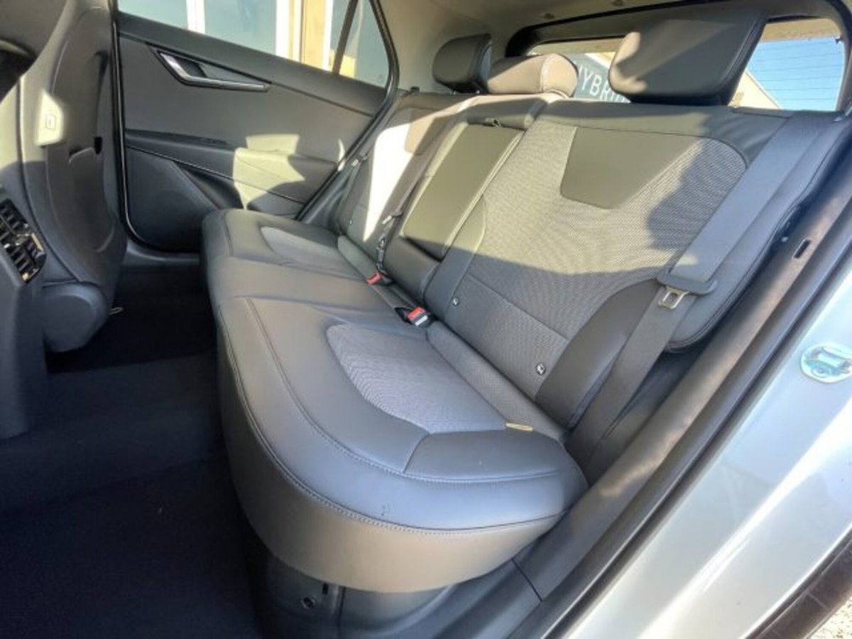 Kia Niro 1.6 GDi DCT HEV Business (6)