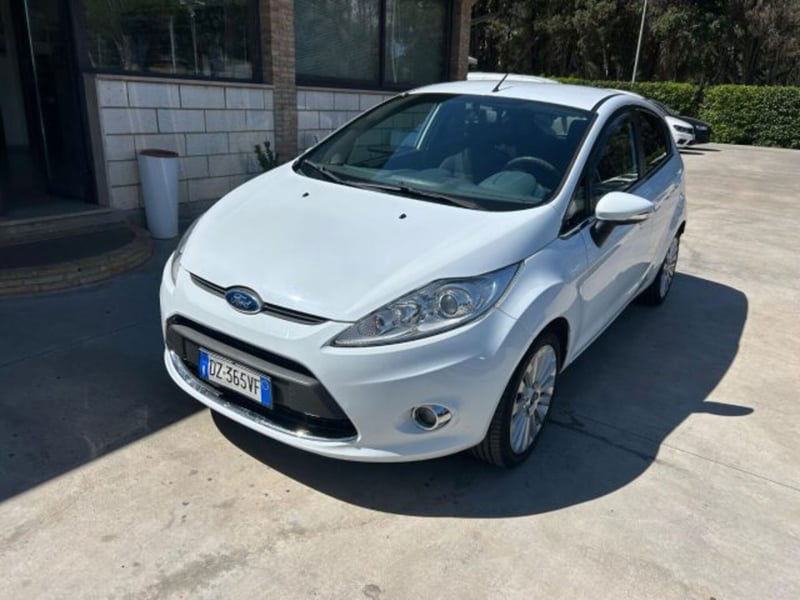 Ford Fiesta 1.4 TDCi 68CV 5 porte Titanium