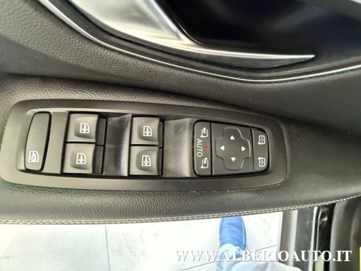 Renault Scenic E-Tech Electric XMod dCi 110 CV Start&Stop Energy Limited (14)
