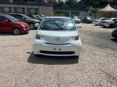 Toyota iQ 1.0 Sol usata